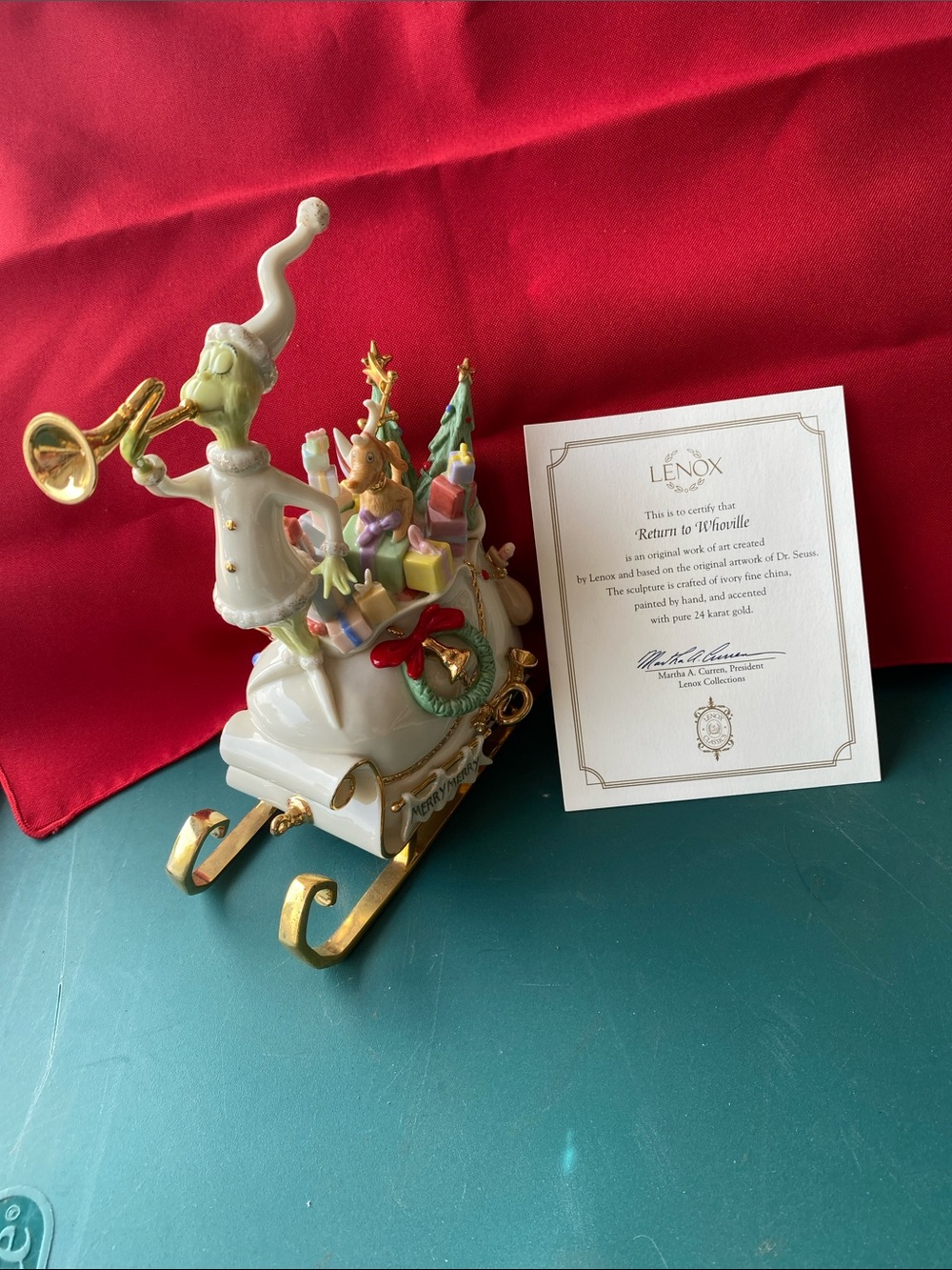 LENOX Dr. Seuss “Return to Whoville” Grinch and Sleigh Figurine. - Picture 4 of 7
